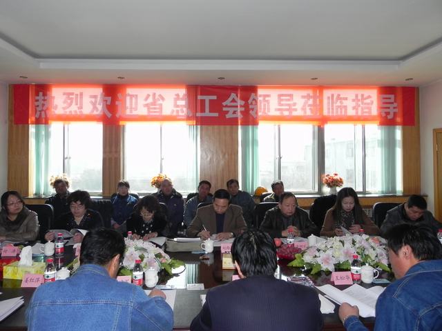 深入車間班組、“零距離”接觸職工、體驗(yàn)職工生活、傾聽職工心聲