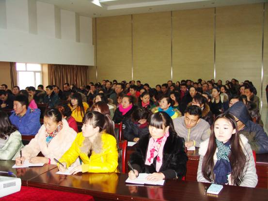 內(nèi)強(qiáng)個(gè)人素質(zhì)，外塑企業(yè)形象